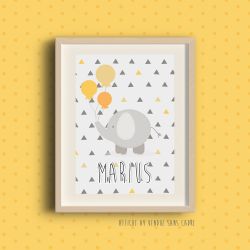 Affiche éléphant gris jaune personnalisée pour chambre d’enfant avec prénom